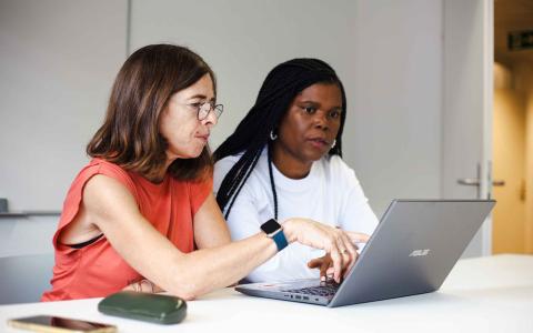 Digital apps for assignees and HR