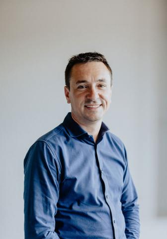 Michael-Tomsett-Bern-4209-2-4311