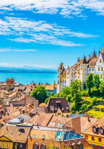 How-a-family-relocated-from-China-to-Europe-with-a-nanny-a-large-dog-and-two-snakes-card