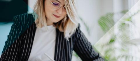 Personalised service blending digital and human support